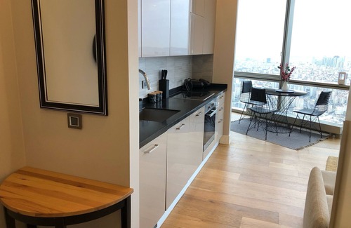 Atasehir Apartment | Chic 1-bedroom apartment with AC and fitnesroom in vibrant Istanbul