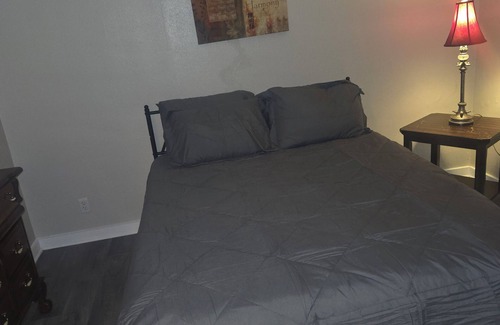 Downtown West Apartment | Chic 2-bedroom DOWNTOWN apartment with fitness room and balcony in vibrant STL