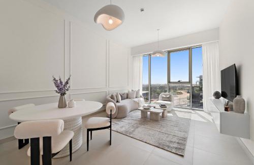 Al Safa Apartment | Chic 2BR plus Maid in Jumeirah Vicinity