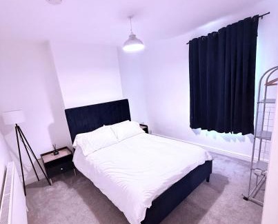 Easton Apartment | Chic 3 Bedroom