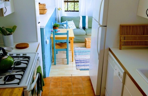 Thousand Oaks Apartment | Chic 4 rm 1 bed retreat, No Berkeley area, WiFi, private deck, near UC, nature,