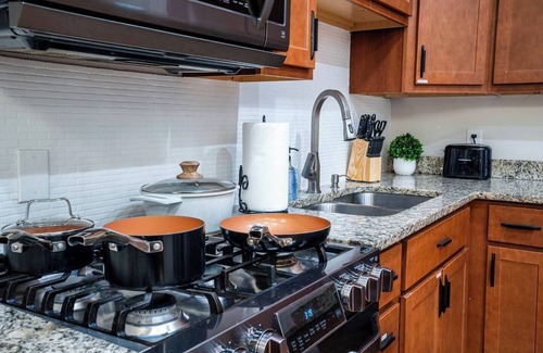 St. Louis House | Chic 4BR/4BA House in The Grove