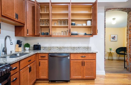 St. Louis House | Chic 4BR/4BA House in The Grove
