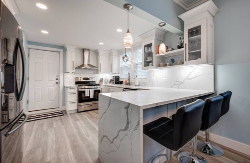 Wicker Park House | Chic and Spacious Bi-level 3BD in Bucktown!