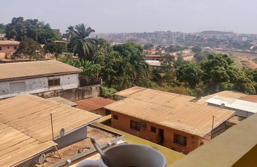 Yaounde Apartment | Chic apartment in the heart of Dtwn Ydé FREE WiFI