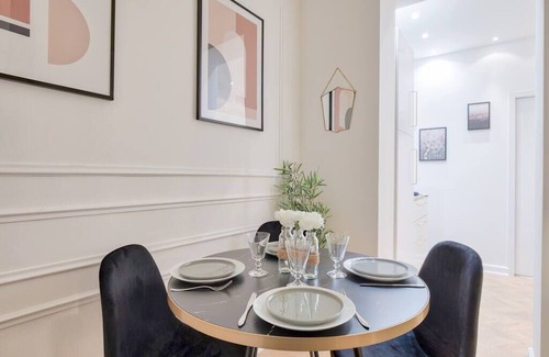 Ternes Apartment | ♥ Chic Apartment near Arc Triomphe - 4P