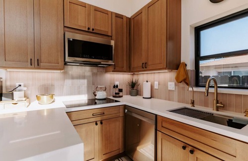 La Mesa House | Chic Casita Hot tub BBQ Patio 4 min SDSU CentralSD