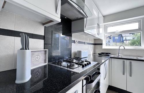 Pontypridd House | Chic Charming Classic 3bed W Ensuite - Pontypridd