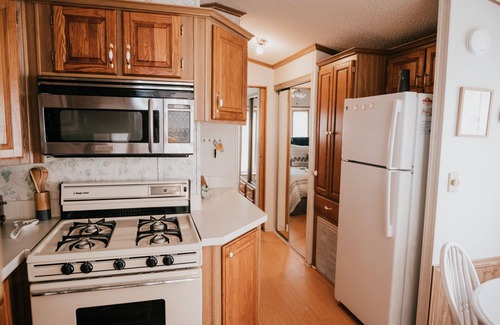 Kissimmee Cottage | Chic Cottage 15 min from Magic Kingdom, lots of amentities!