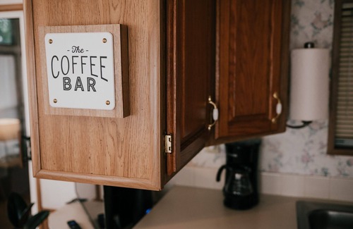 Kissimmee Cottage | Chic Cottage 15 min from Magic Kingdom, lots of amentities!