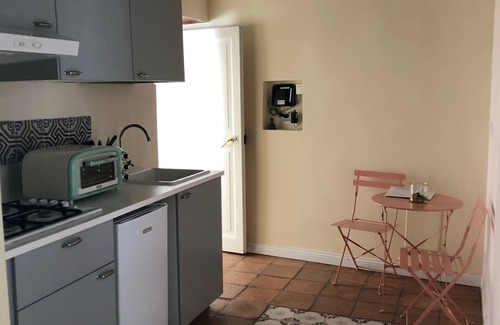 Naples City Centre Apartment | CHIC & COZY DUOMO184 Historic Center