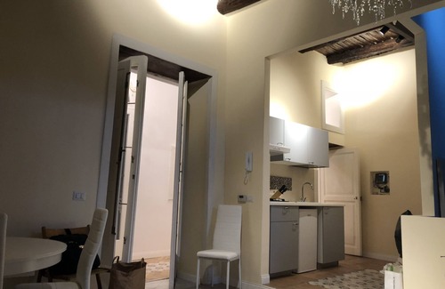 Naples City Centre Apartment | CHIC & COZY DUOMO184 Historic Center