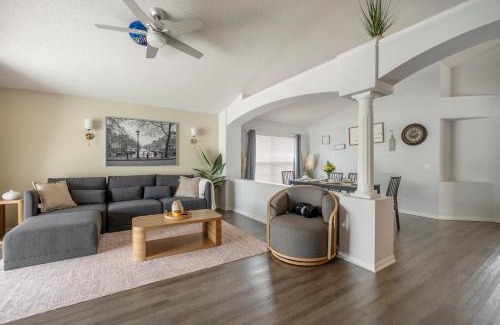 Bridgewater at Town Center House | Chic & Cozy Hideaway