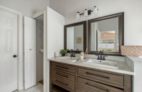 Bridgewater at Town Center House | Chic & Cozy Hideaway