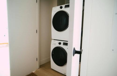 North End Apartment | Chic Cozy Retreat - 2BR - Stunning North End Views