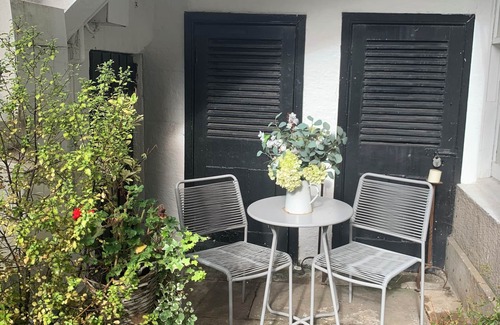 West End Apartment | Chic Edinburgh City Centre Apart. close to Castle