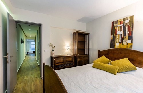 Besiktas Apartment | Chic Flat w Backyard 5 min to Akmerkez in Besiktas