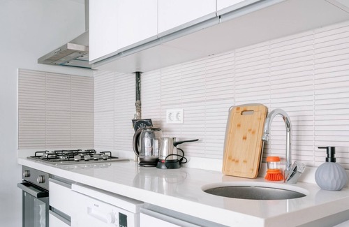 Moda Apartment | Chic Flat w Balcony 5 min to Moda Coast in Kadikoy