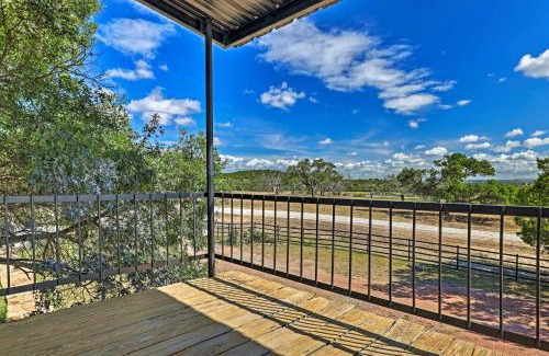 Fredericksburg House | Chic Fredericksburg Retreat - Near Wineries!