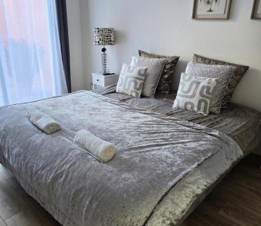 Douai Apartment | Chic & glamour Dubai Style