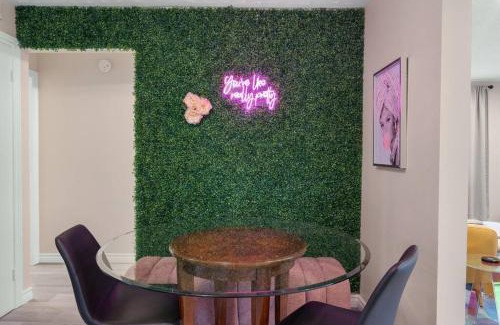 Dieppe House | Chic House with King Bed, Walk To Dining and Starbucks