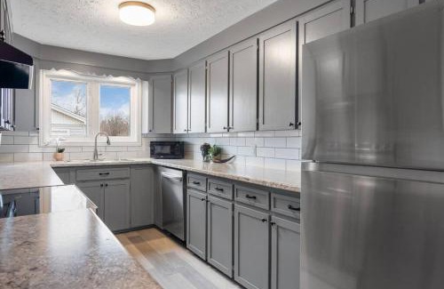 Dieppe House | Chic House with King Bed, Walk To Dining and Starbucks