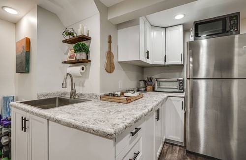 Ericsson Apartment | Chic Minneapolis Apt - 6 Blocks to Lake Nokomis!