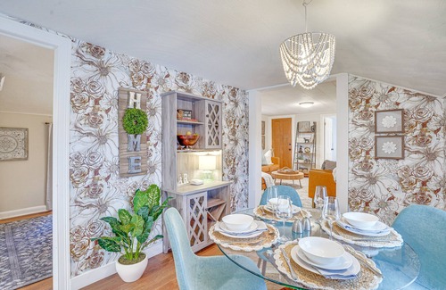 New Hartford Apartment | Chic New Hartford Apartment - Hike, Golf & Ski!