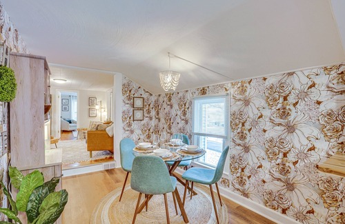 New Hartford Apartment | Chic New Hartford Apartment - Hike, Golf & Ski!