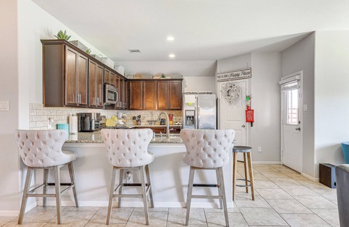 Katy House | Chic & Relaxing Katy Escape w/Community Pool!