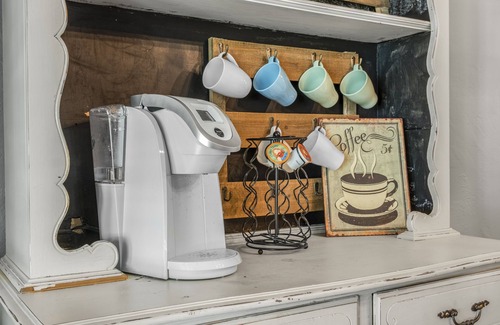 Modesto House | ★Chic Rustic & Modern Bungalow Centrally Located★