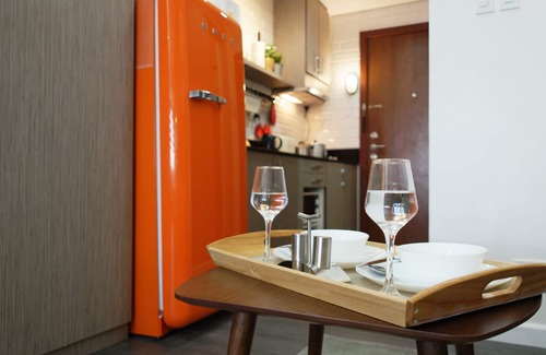 Barangay 76 Apartment | Chic Shell Residences Condo Suite - MOA view