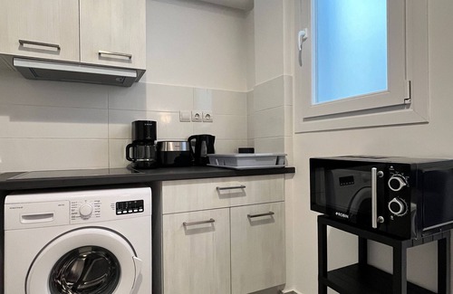Omonia Apartment | Chic Studio in the Heart of the City