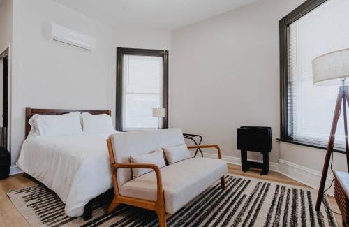 The Gate Apartment | Chic Studio Walk to SMM SLU Hospital Grand