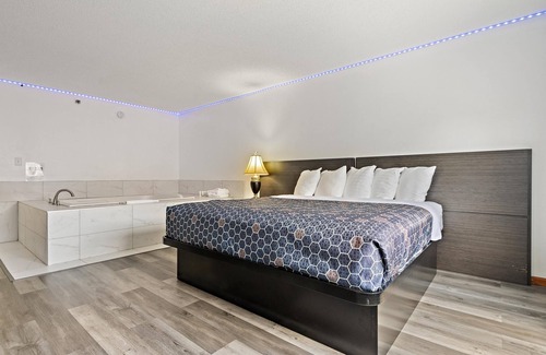 Westmont Hotel | Chicago Club Inn & Suites