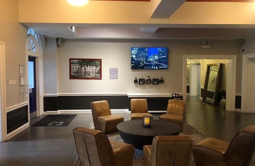 Park West Hostel | Chicago Getaway Hostel