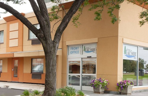 Indian Village Hotel | Chicago Lake Shore Hotel