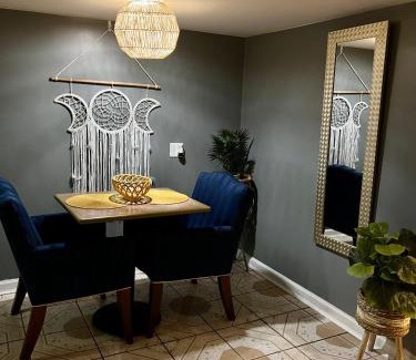 Heart of Chicago Apartment | Chicago-Pilsen Boho apartment with Free parking - Unit C