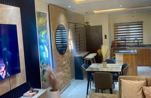 Surulere Apartment | ChiChi’s Pad…nNewly built 3-bedroom apartment in enchanting Lagos with AC