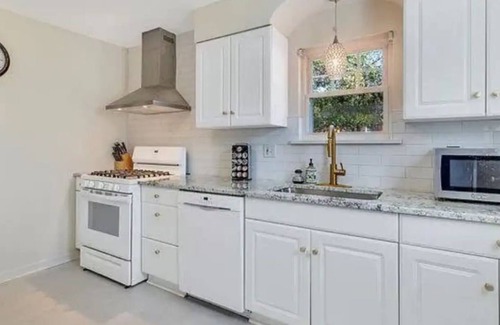 University City House | Child/Infant Friendly Home, 1 mile to Clayton