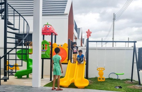 Hin Lek Fai Villa | child shill pool villa