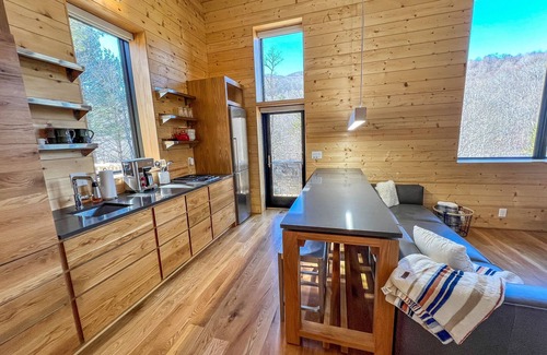 West Jefferson Cabin | Chilly Nights, Warm Memories @ Enchanted Escape