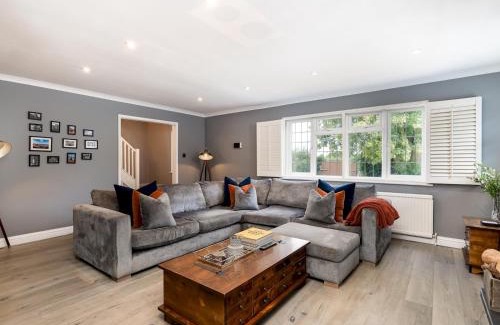 Princes Risborough House | Chilterns Countryside Hideaway with Hot Tub Pass the Keys