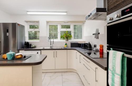 Princes Risborough House | Chilterns Countryside Hideaway with Hot Tub Pass the Keys