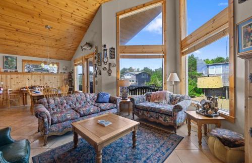 Manzanita House | Chinook House MCA 1219 - Meredith Lodging