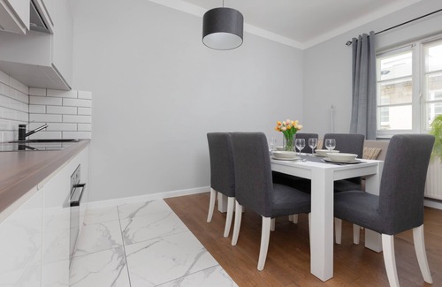 Srodmiescie Apartment | Chmielna 1/3| Bright Apartment | AC