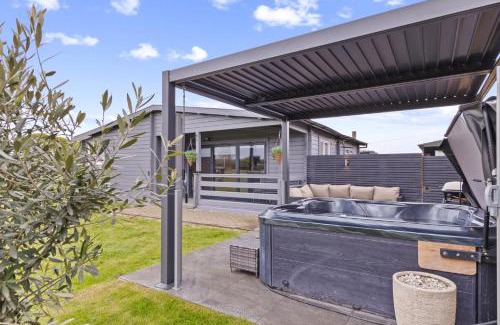 Ford Apartment | Choller Farm Lodge - Private Hot Tub