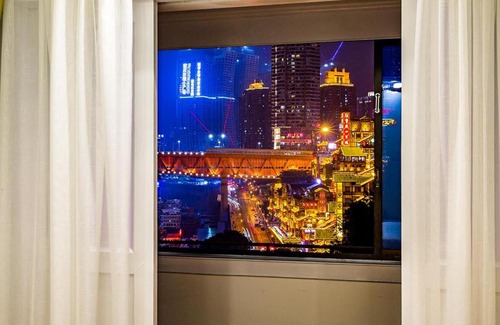 Jeifangbei Central Business District Apartment | Chongqing Yuzhong·Hongya Cave· Locals Apartment 00134800
