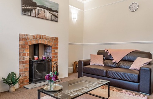 Chorley House | Chorley Contractor Accommodation by Lancashire Holiday Lets