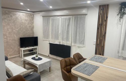 Maladiere Apartment | Chouette Appartement 21